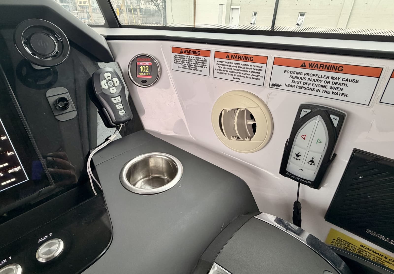 2021 Axopar 37 XC Cross Cabin - Photo 11