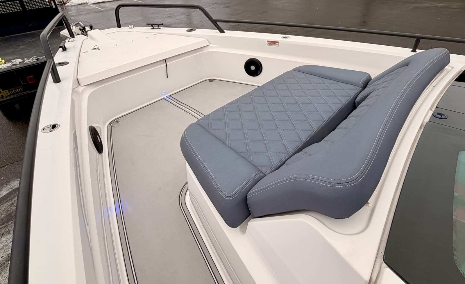 2021 Axopar 37 XC Cross Cabin - Photo 6