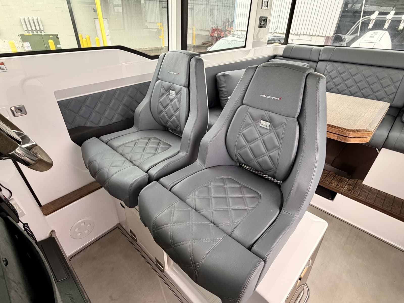 2021 Axopar 37 XC Cross Cabin - Photo 9