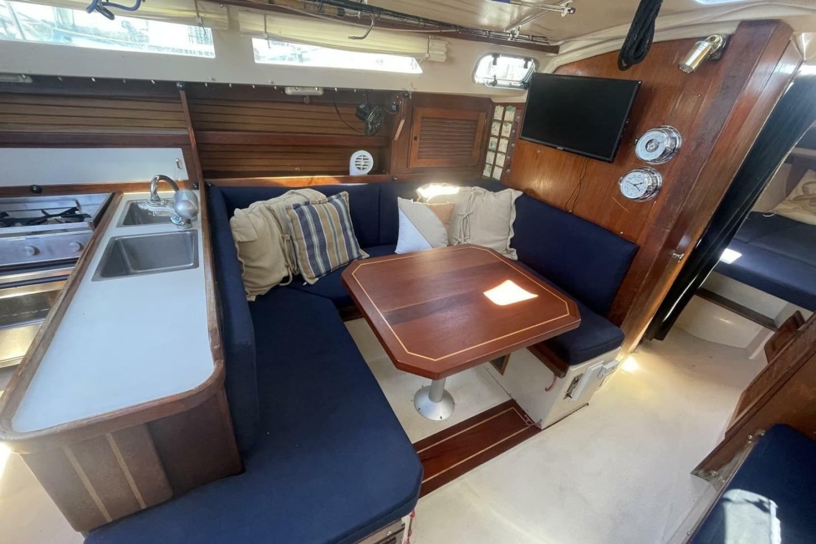 1989 Catalina 30 MkII - Photo 17