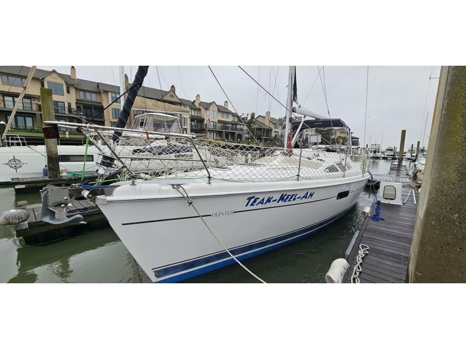 2002 Hunter 420 - Photo 2