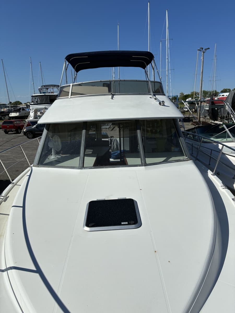 1995 Carver 370 Voyager - Photo 2