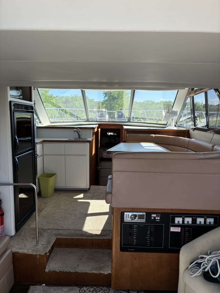 1995 Carver 370 Voyager - Photo 10