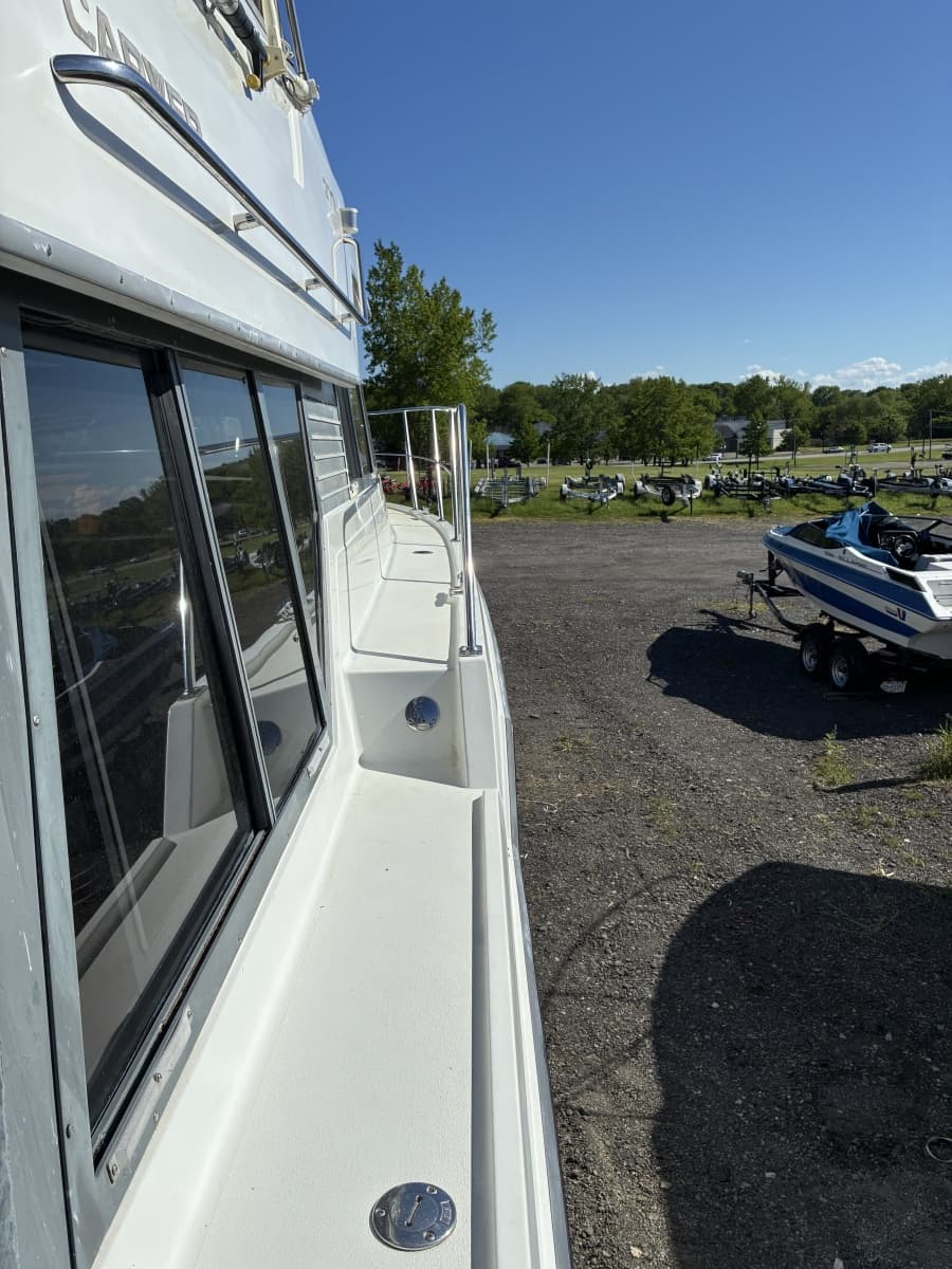1995 Carver 370 Voyager - Photo 4
