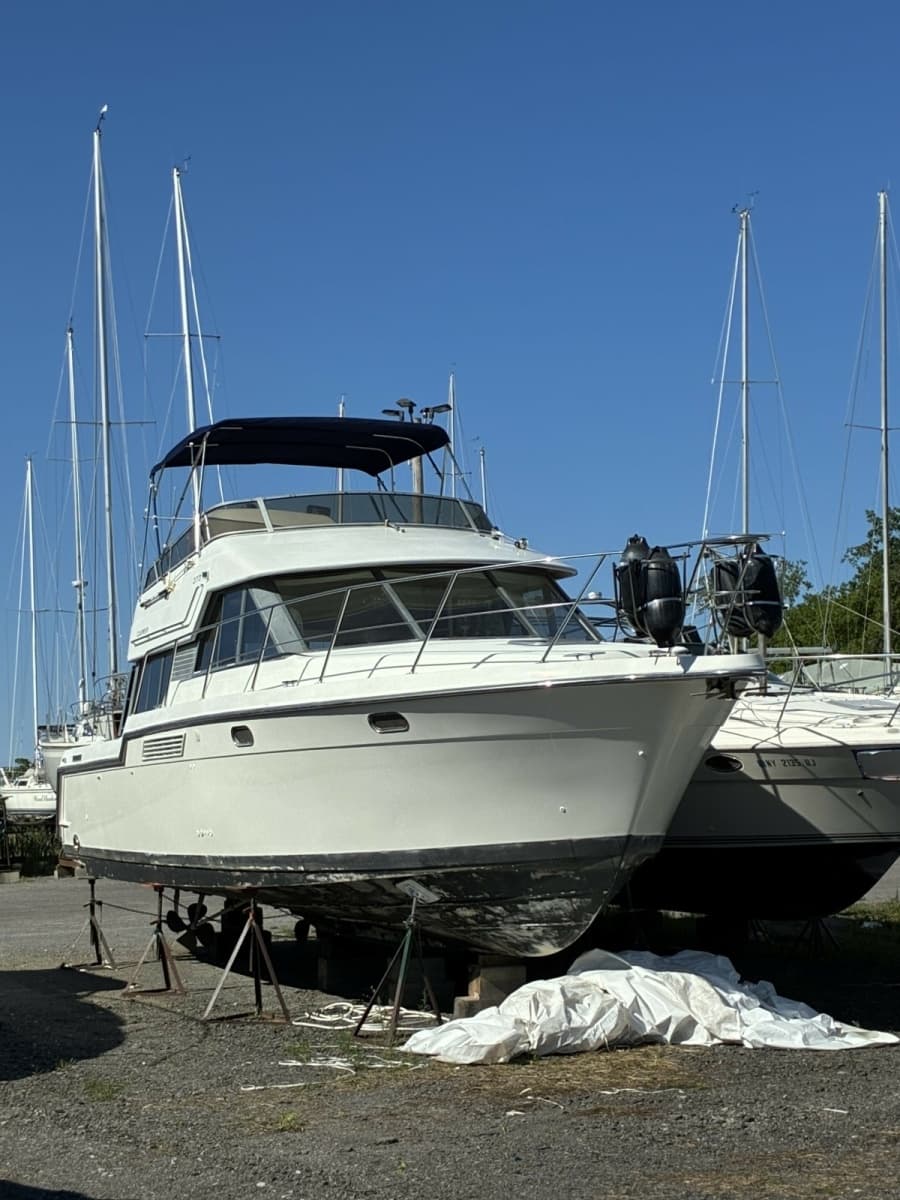 1995 Carver 370 Voyager - Photo 1