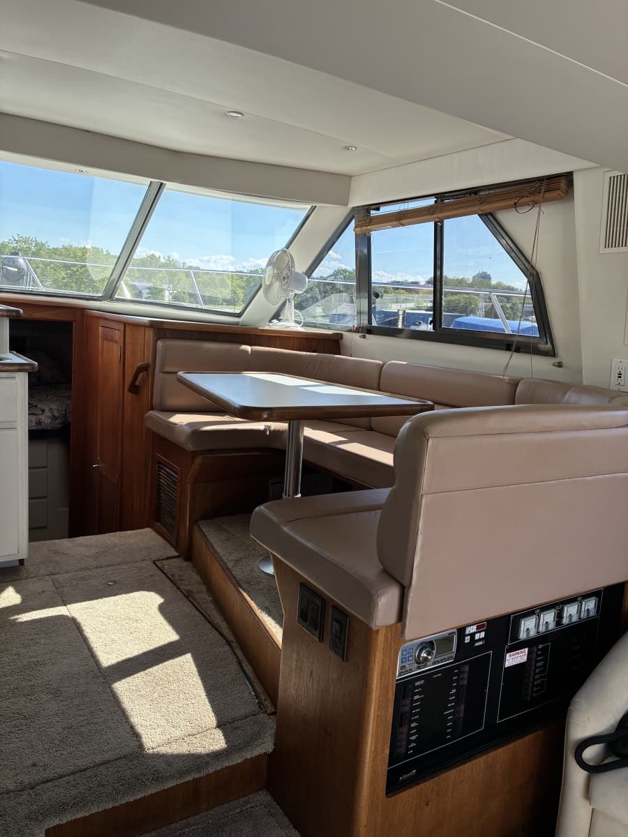 1995 Carver 370 Voyager - Photo 11