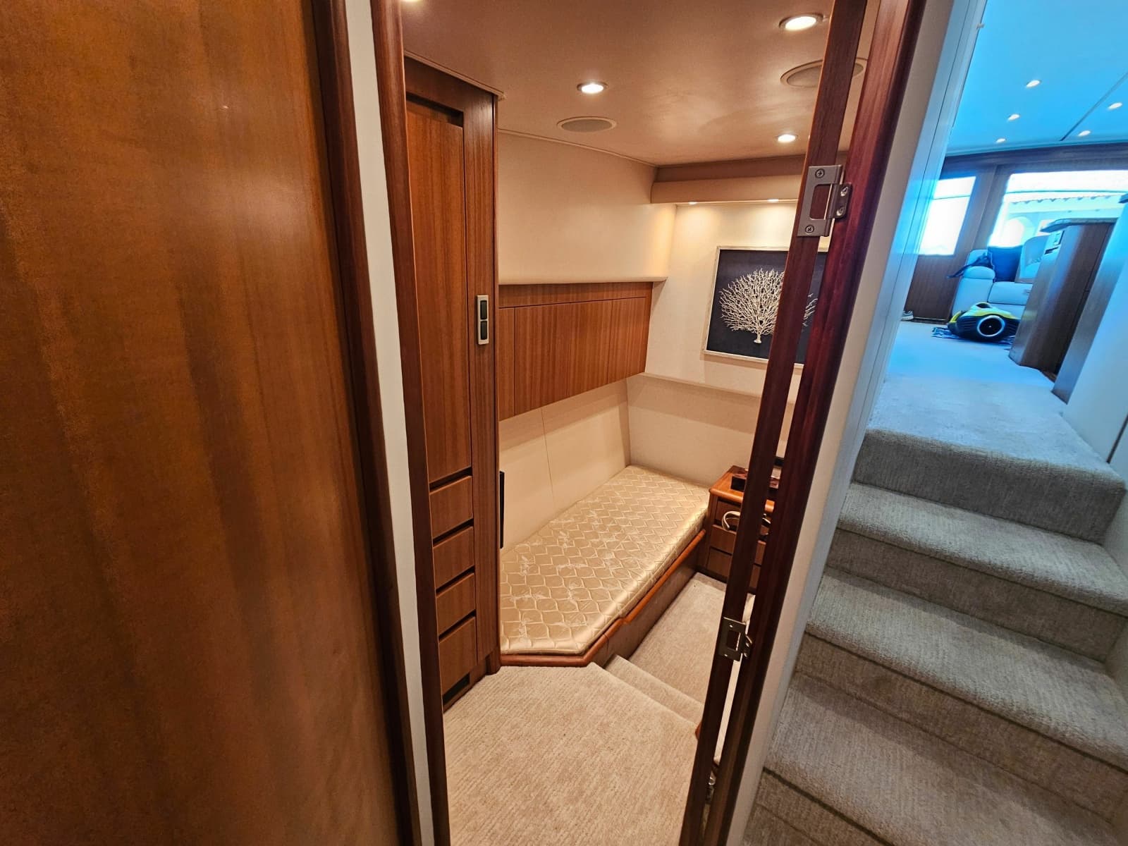 2010 Viking 64' Sportfish Convertible - Photo 27