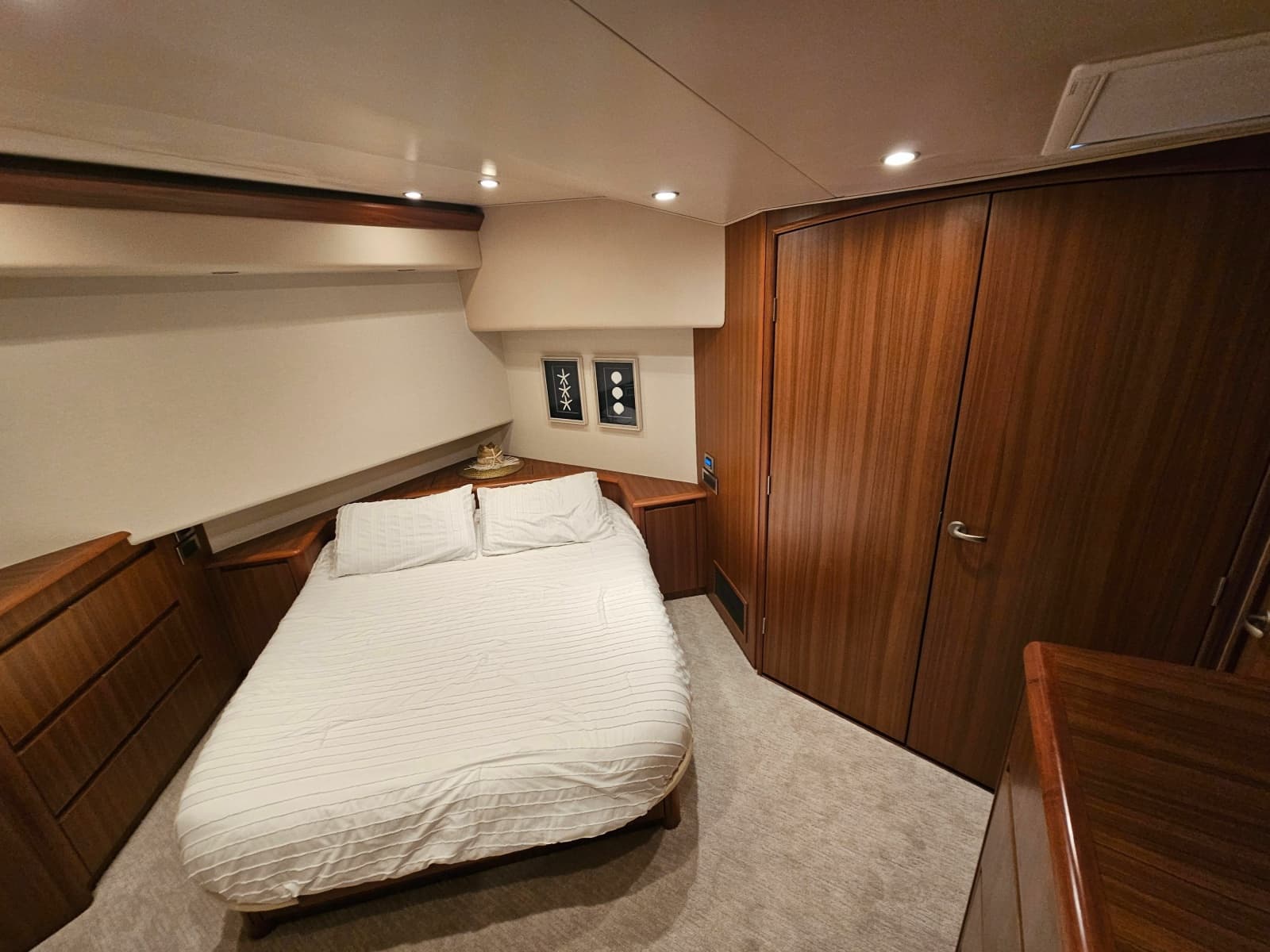 2010 Viking 64' Sportfish Convertible - Photo 18