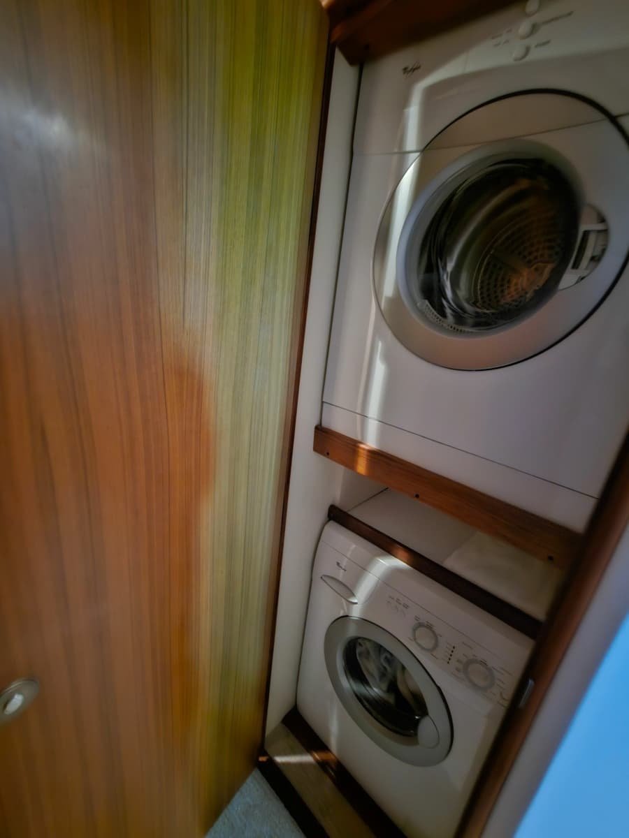 2010 Viking 64' Sportfish Convertible - Photo 25