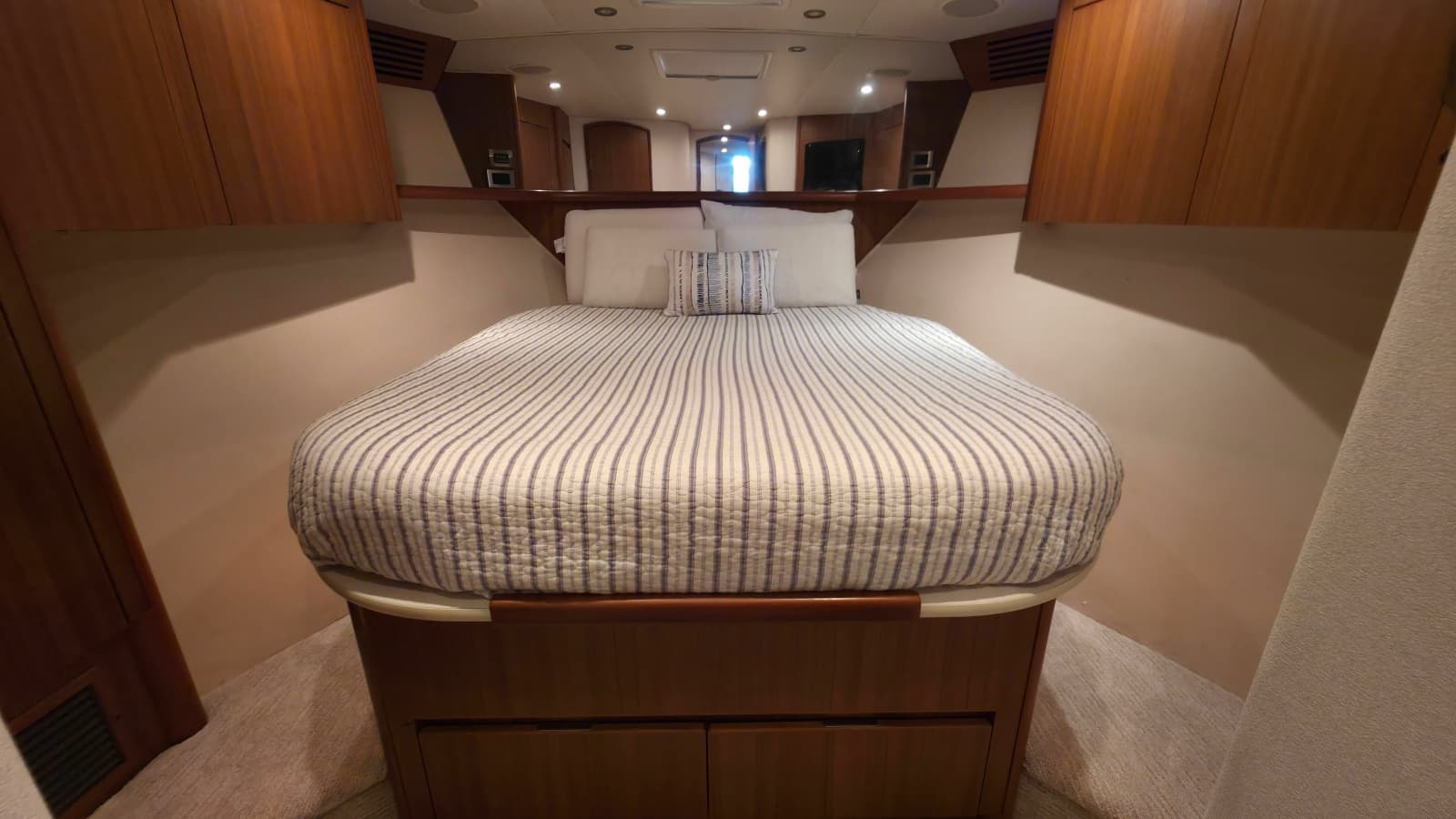 2010 Viking 64' Sportfish Convertible - Photo 23
