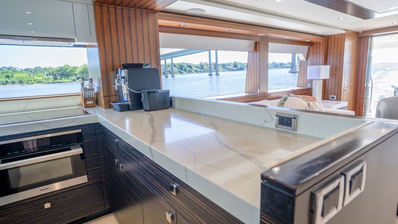 2021 Hatteras M75 Panacera - Photo 26
