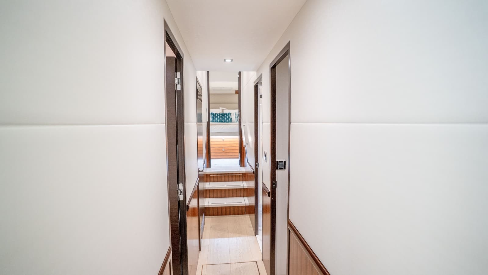 2021 Hatteras M75 Panacera - Photo 32