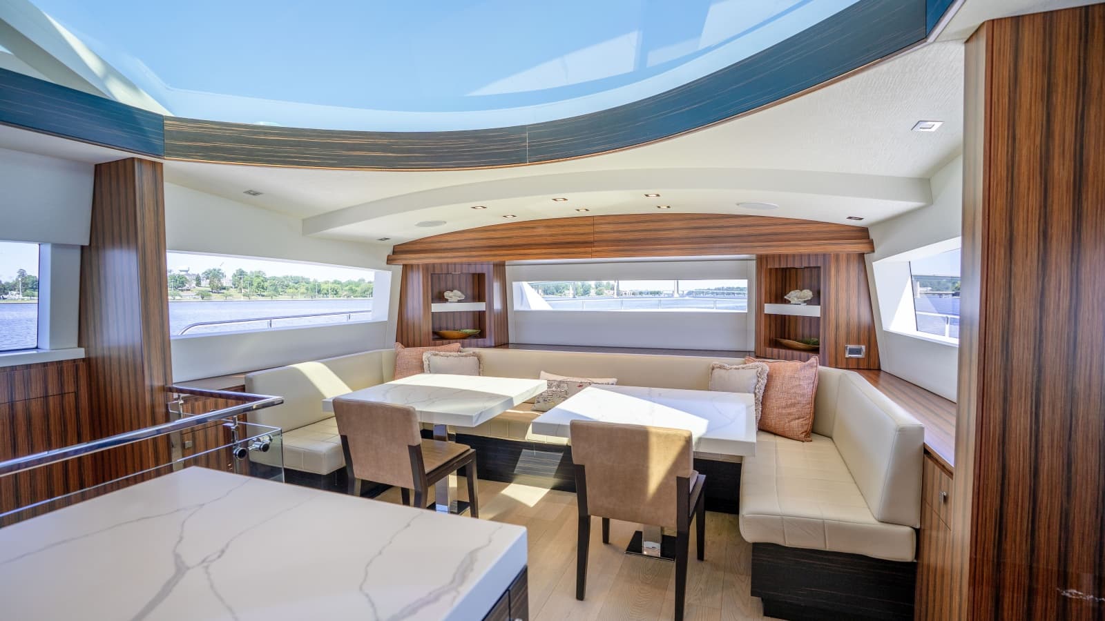 2021 Hatteras M75 Panacera - Photo 27