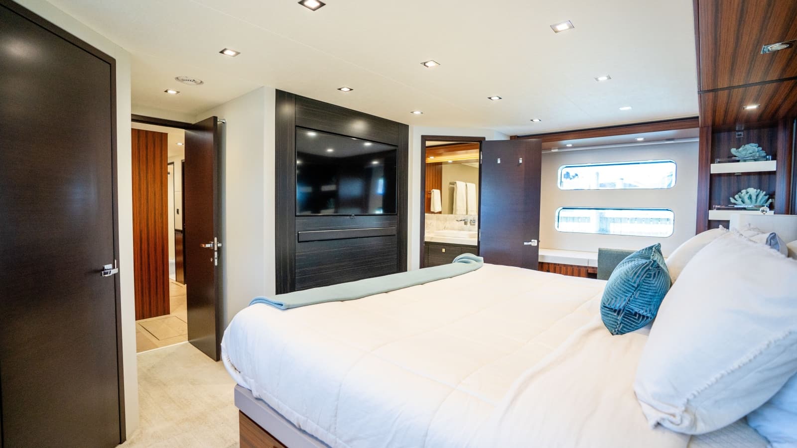 2021 Hatteras M75 Panacera - Photo 34