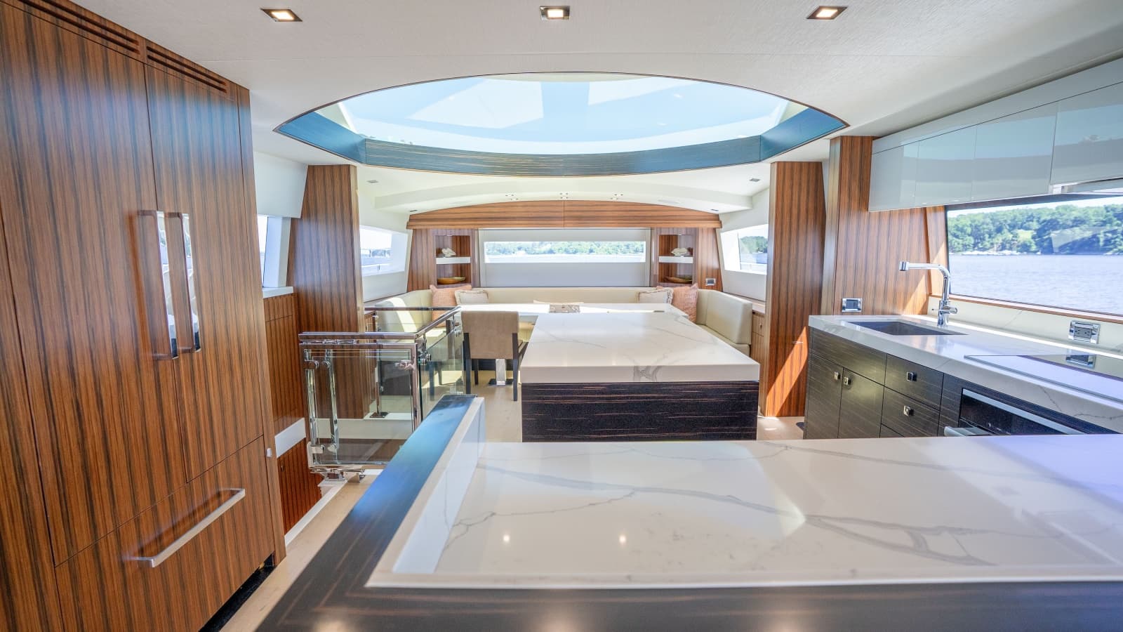 2021 Hatteras M75 Panacera - Photo 24