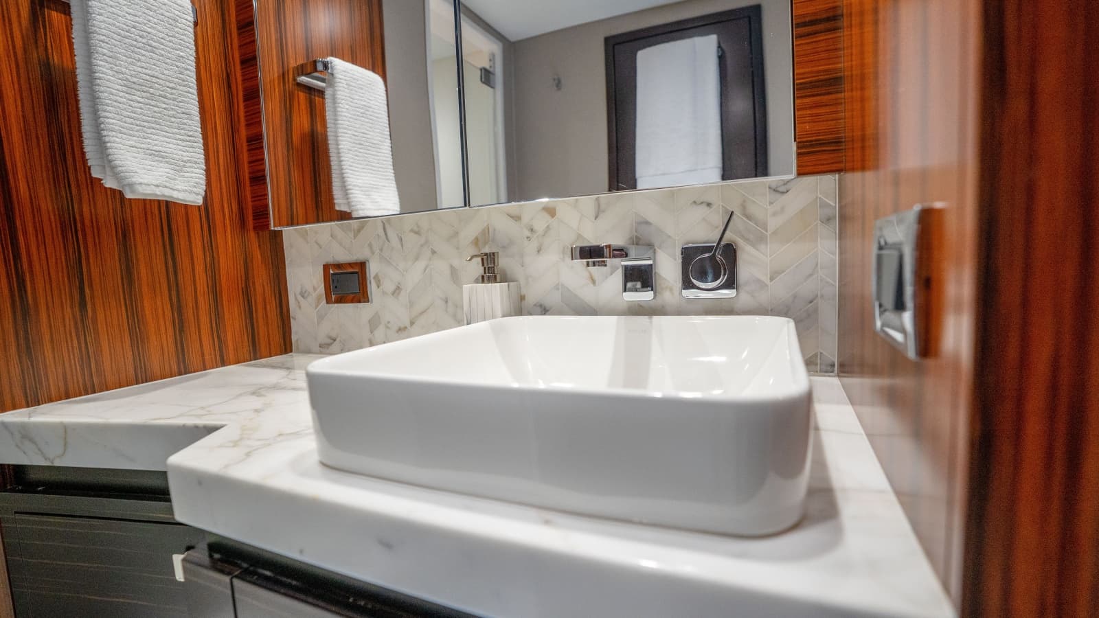 2021 Hatteras M75 Panacera - Photo 44