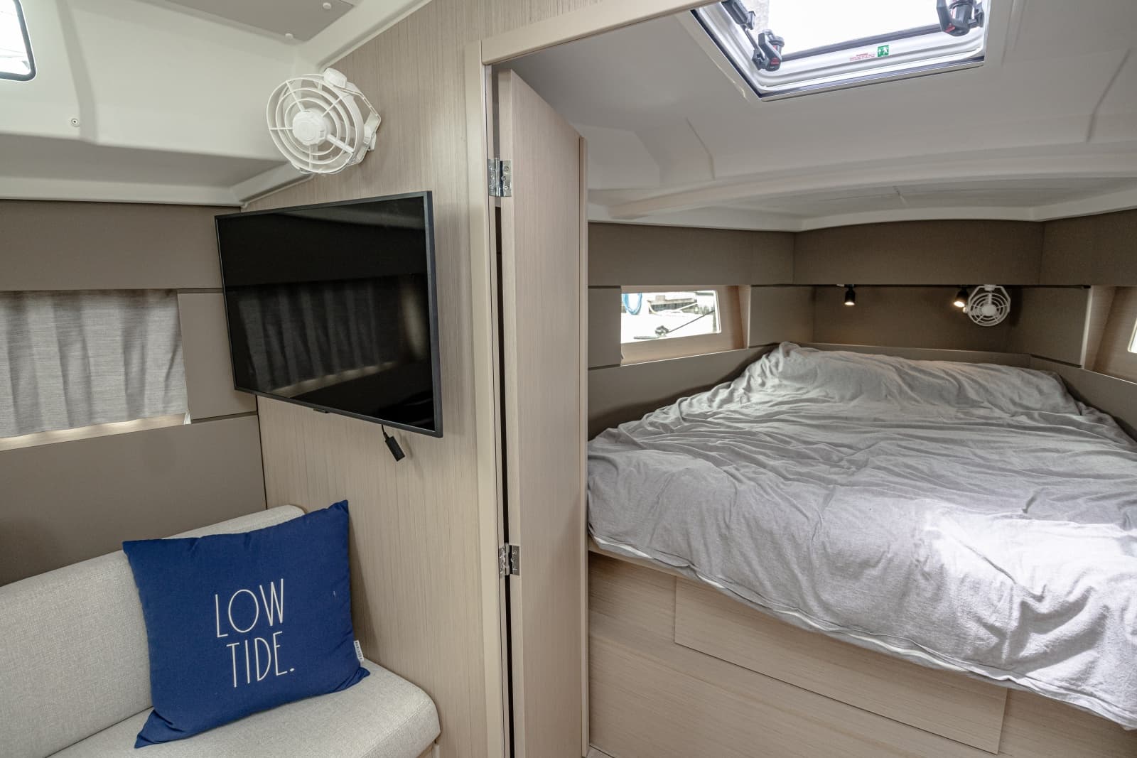 2023 Beneteau 38.1 - Photo 6