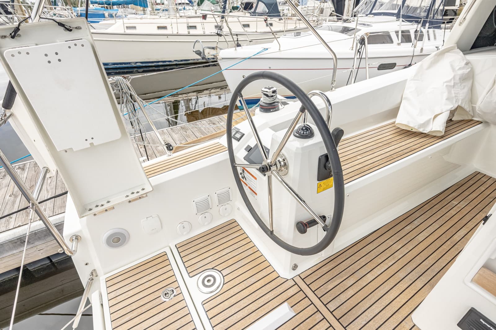 2023 Beneteau 38.1 - Photo 15
