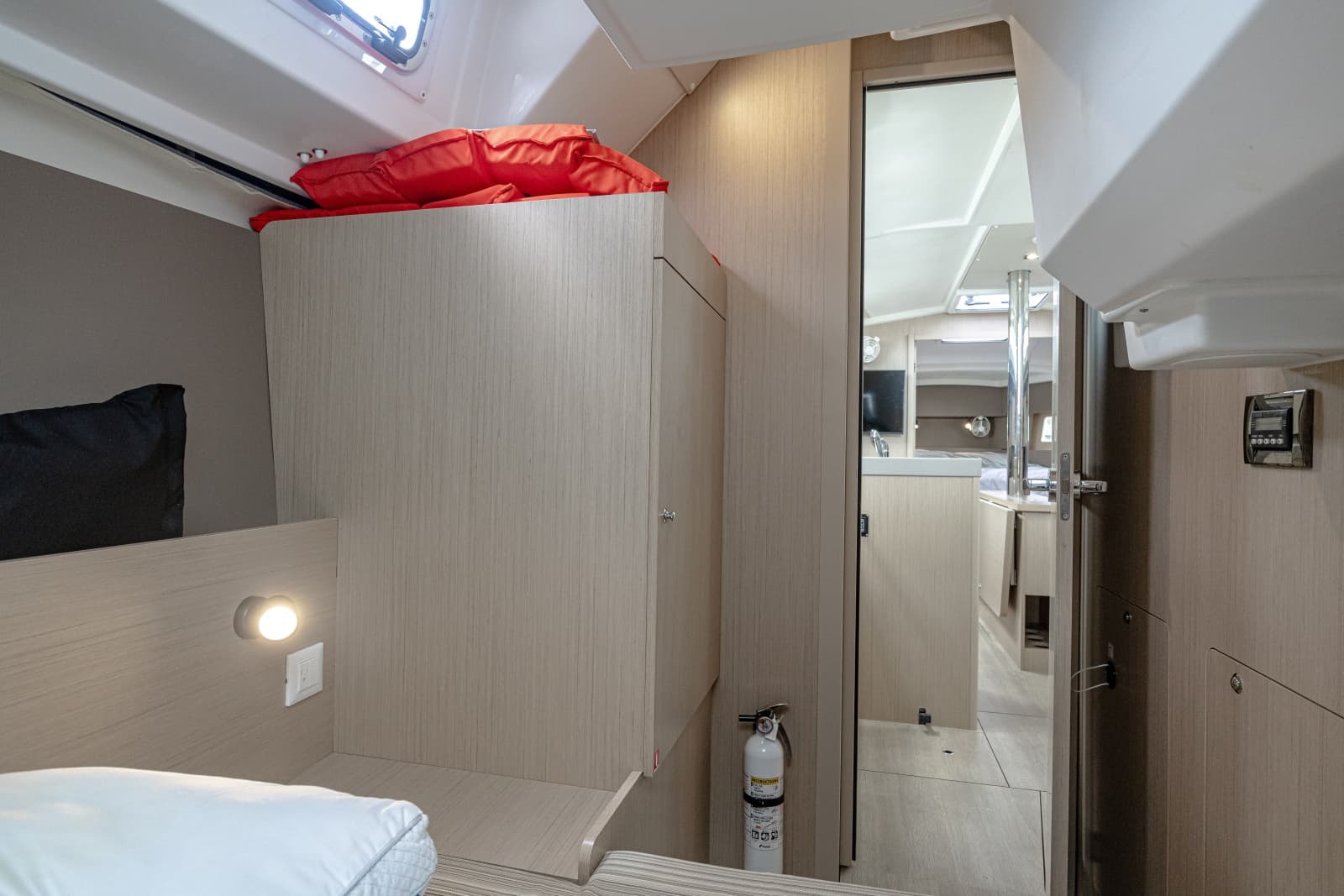 2023 Beneteau 38.1 - Photo 11