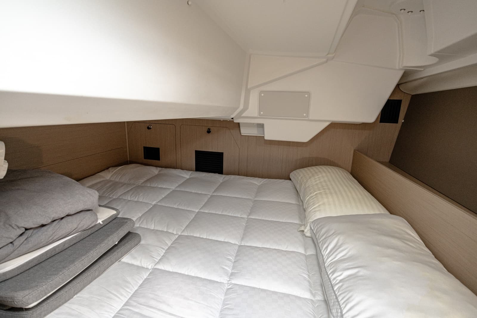 2023 Beneteau 38.1 - Photo 10