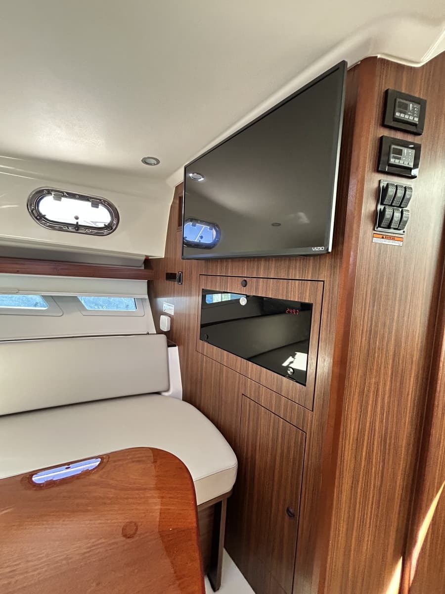 2018 Pursuit OS 355 Offshore - Photo 6