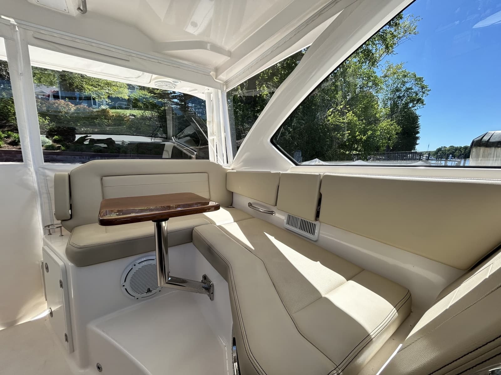 2018 Pursuit OS 355 Offshore - Photo 4