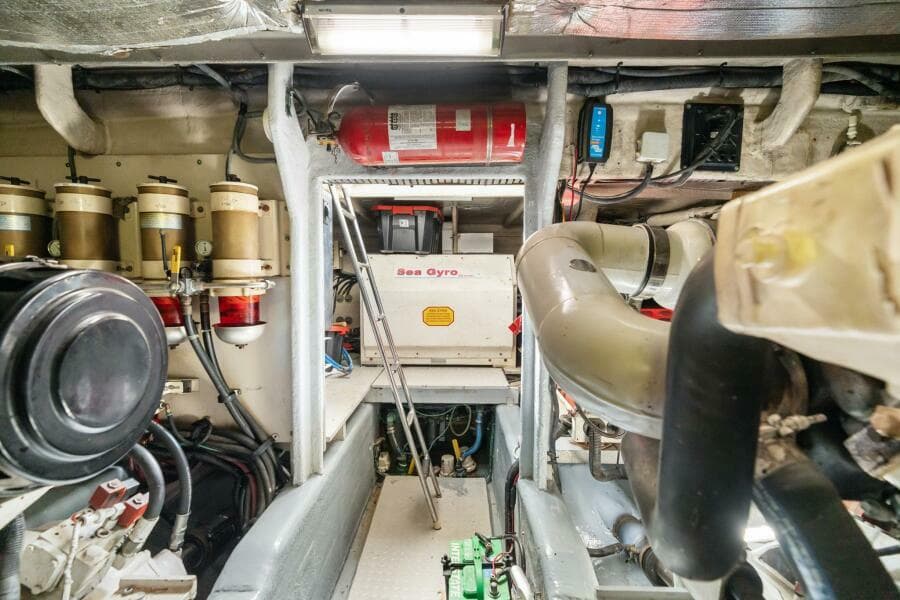 2001 Sea Ray 540 Cockpit Motor Yacht - Photo 39