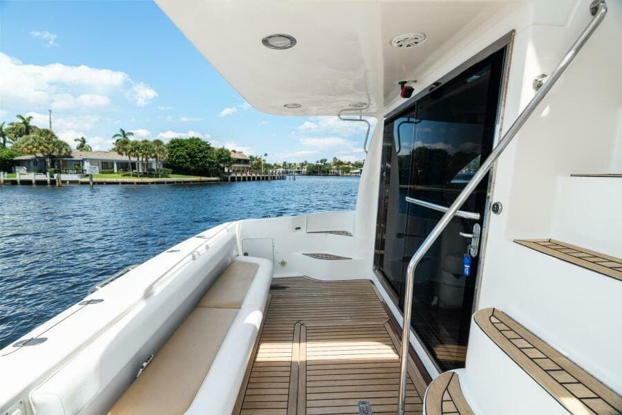 2001 Sea Ray 540 Cockpit Motor Yacht - Photo 12