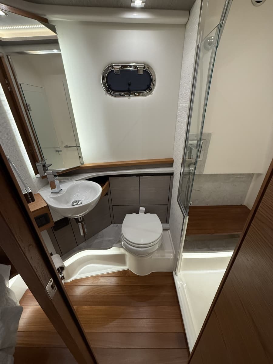 2023 Tiara Yachts 48 LS - Photo 19
