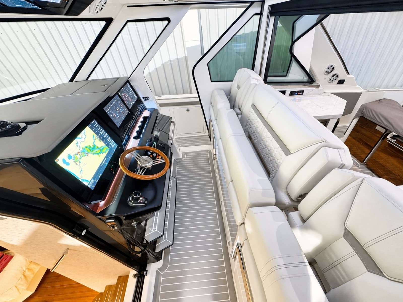 2023 Tiara Yachts 48 LS - Photo 5