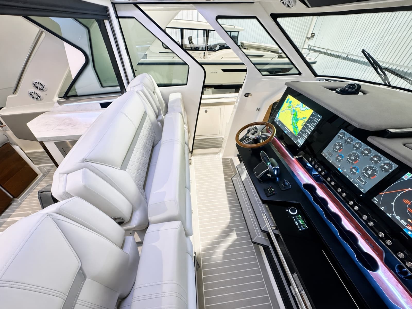 2023 Tiara Yachts 48 LS - Photo 6