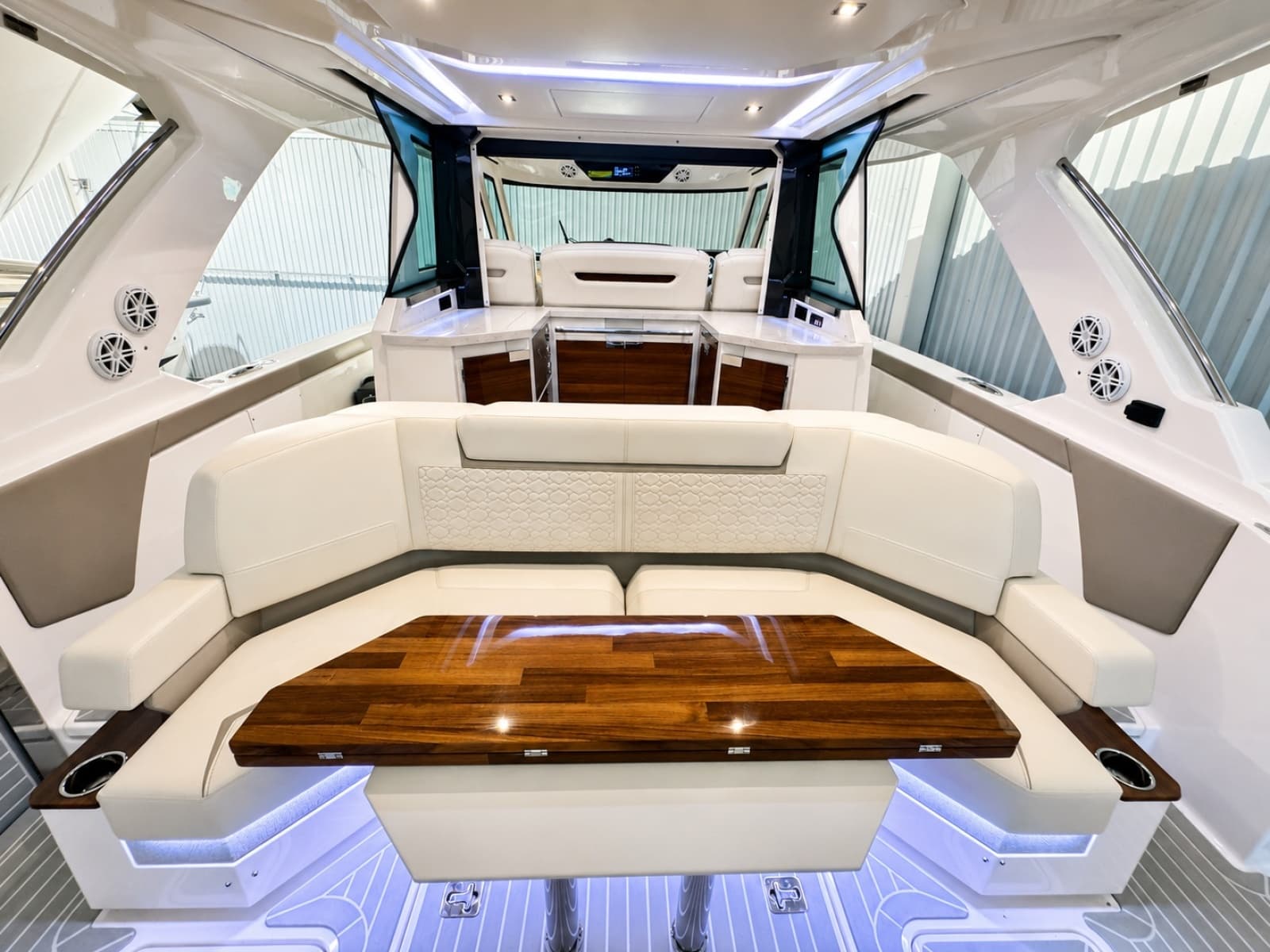 2023 Tiara Yachts 48 LS - Photo 16