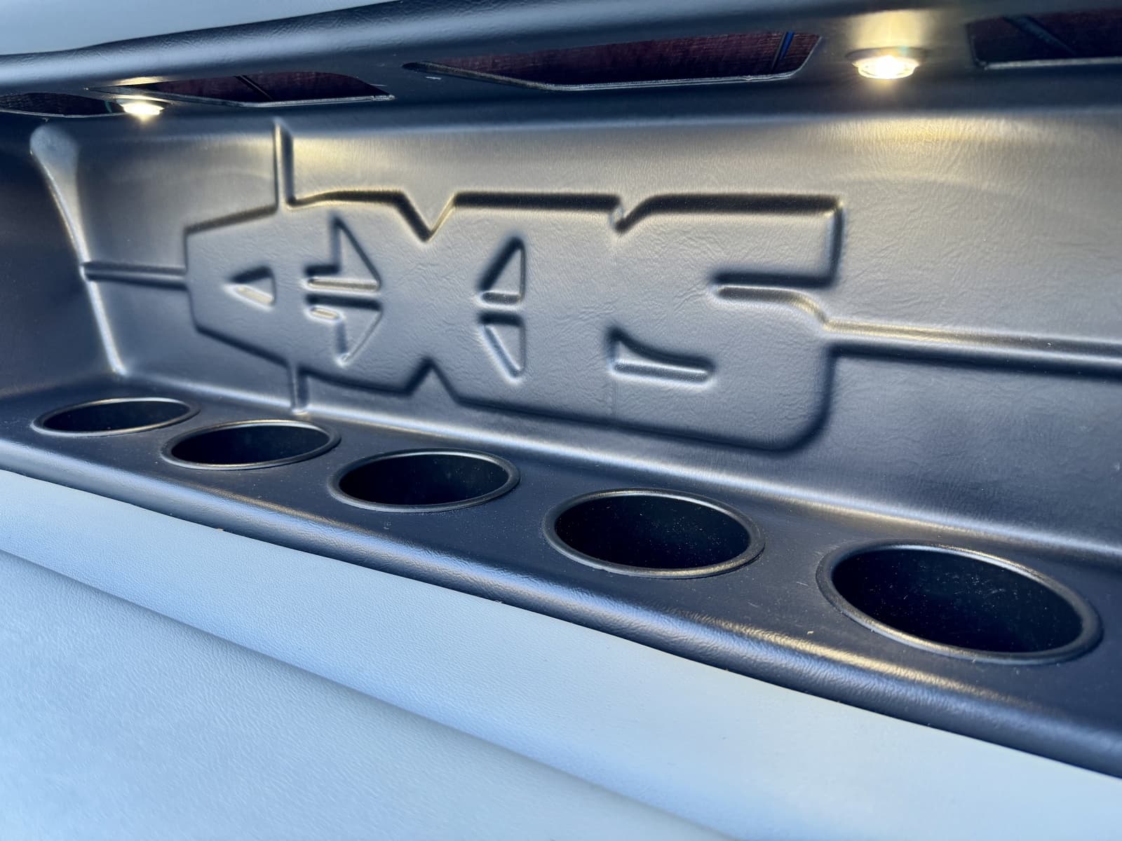 2022 Axis A24 - Photo 37