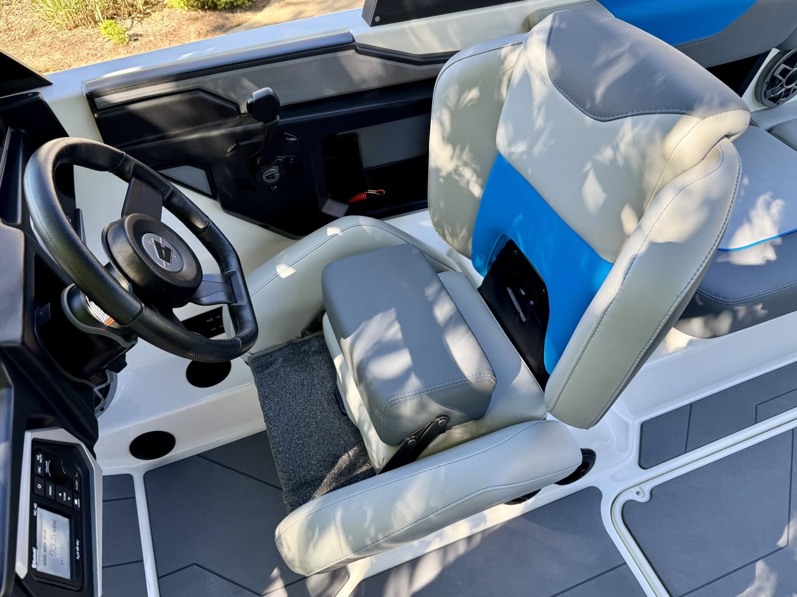 2022 Axis A24 - Photo 22