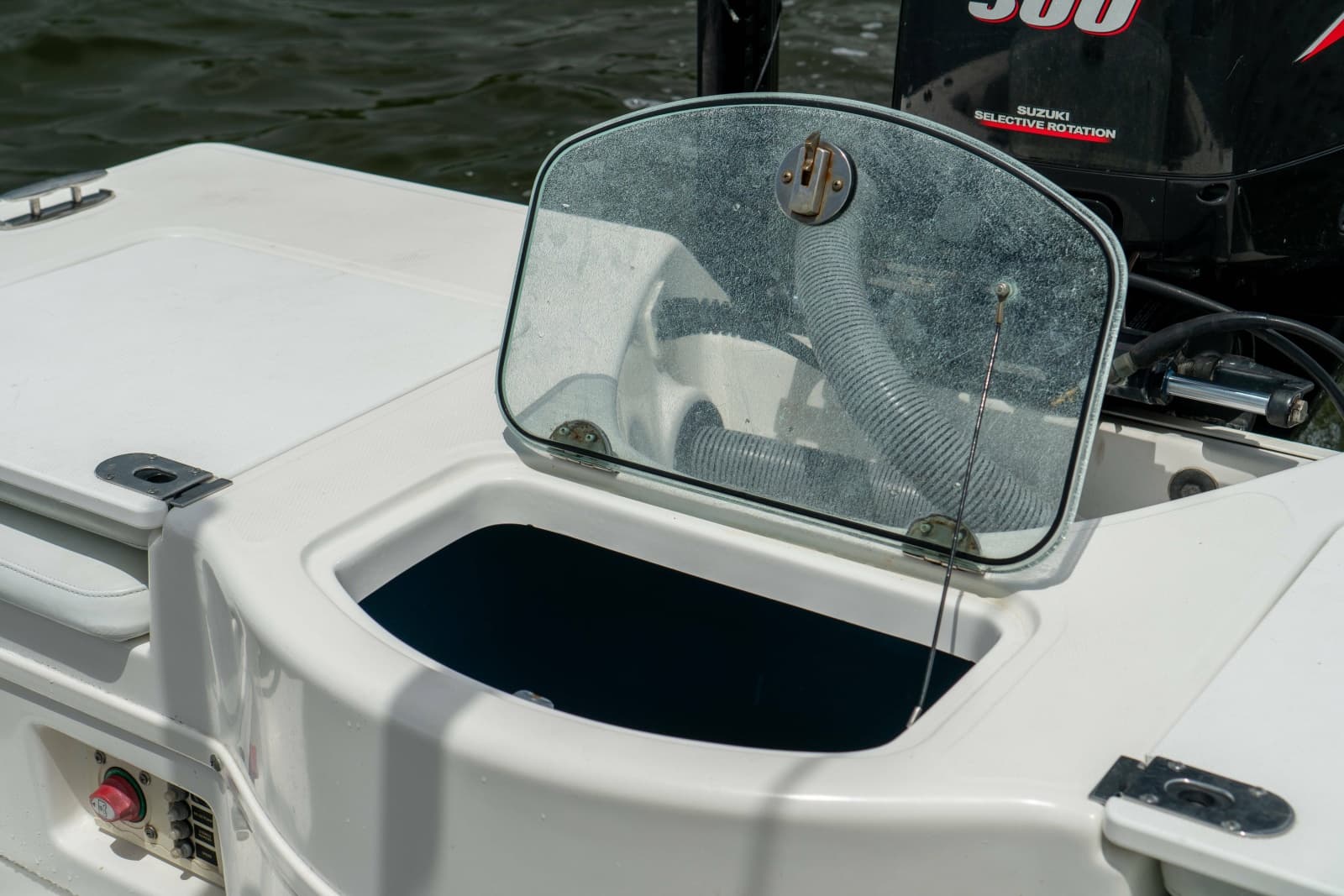 2007 Everglades 243CC - Photo 35