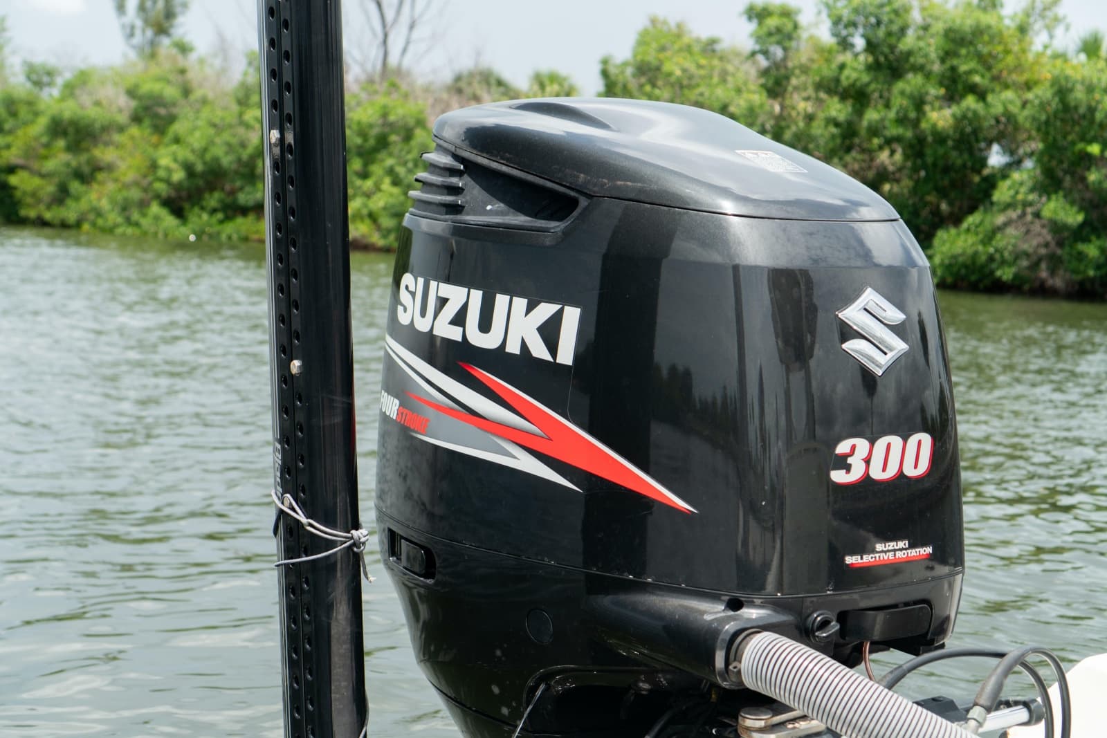 2007 Everglades 243CC - Photo 38
