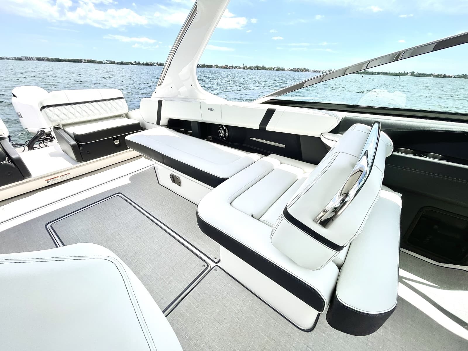 2023 Regal 29 OBX - Photo 18