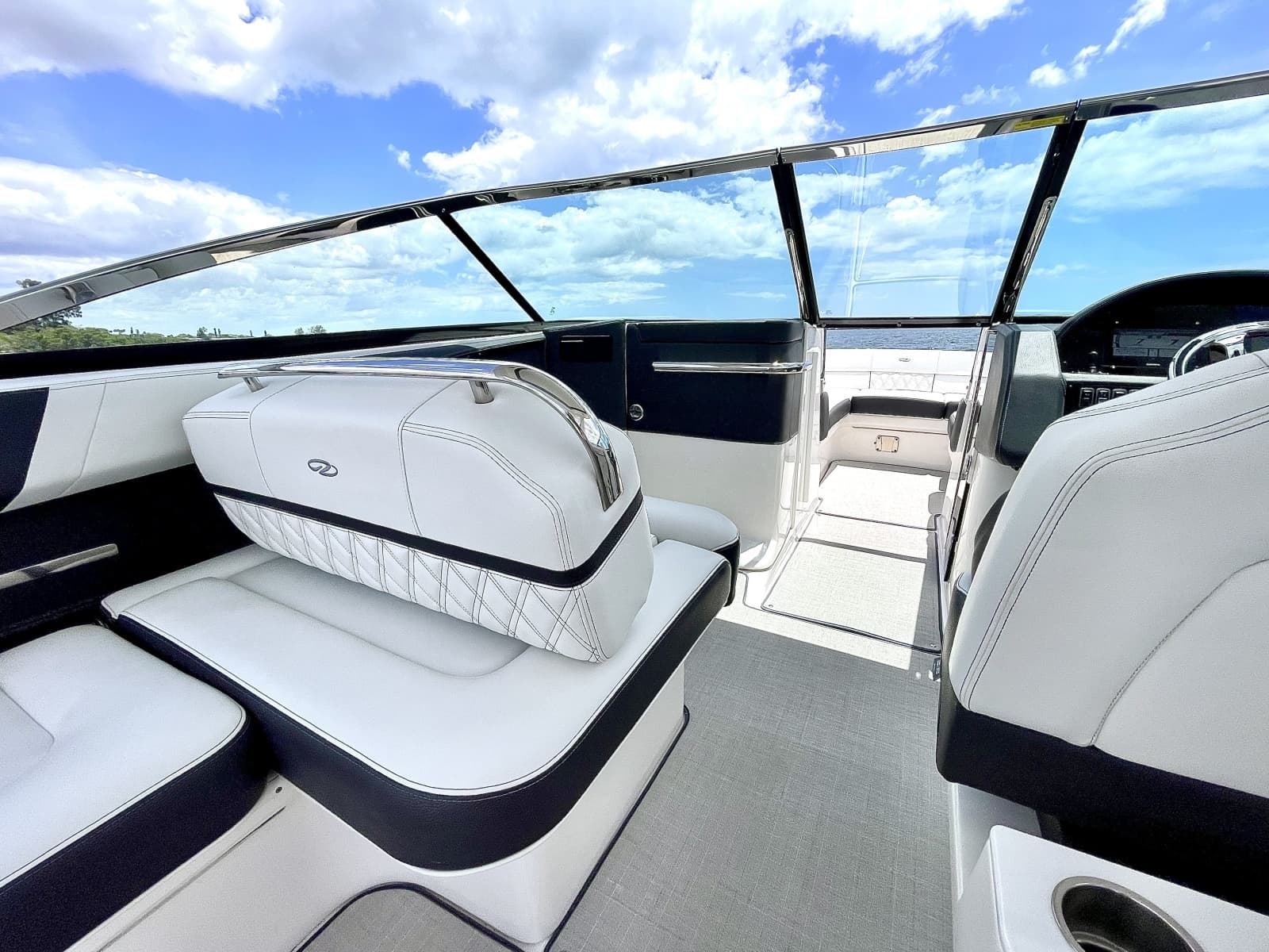 2023 Regal 29 OBX - Photo 17