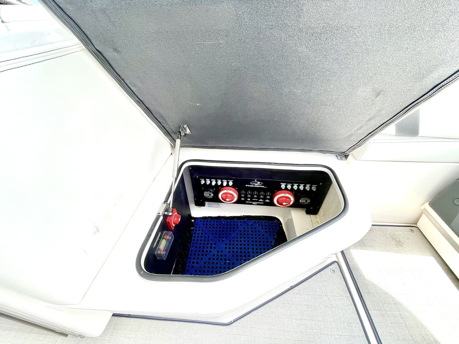 2023 Regal 29 OBX - Photo 30