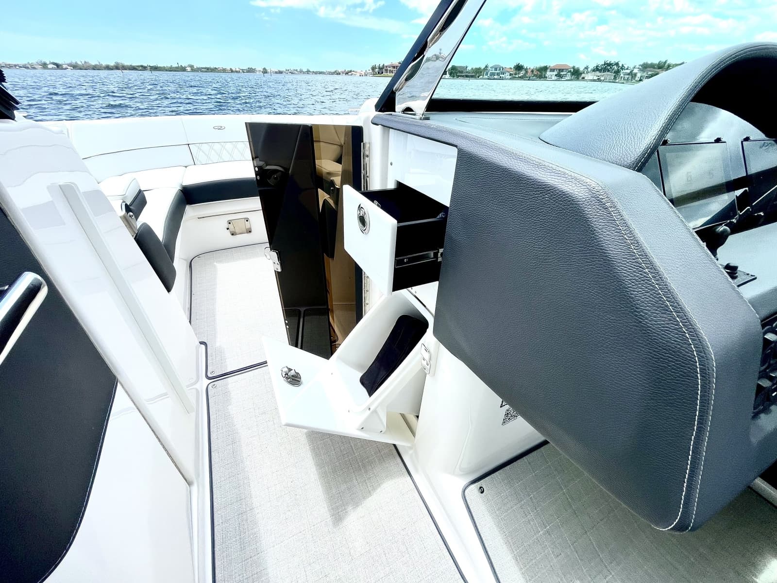 2023 Regal 29 OBX - Photo 25