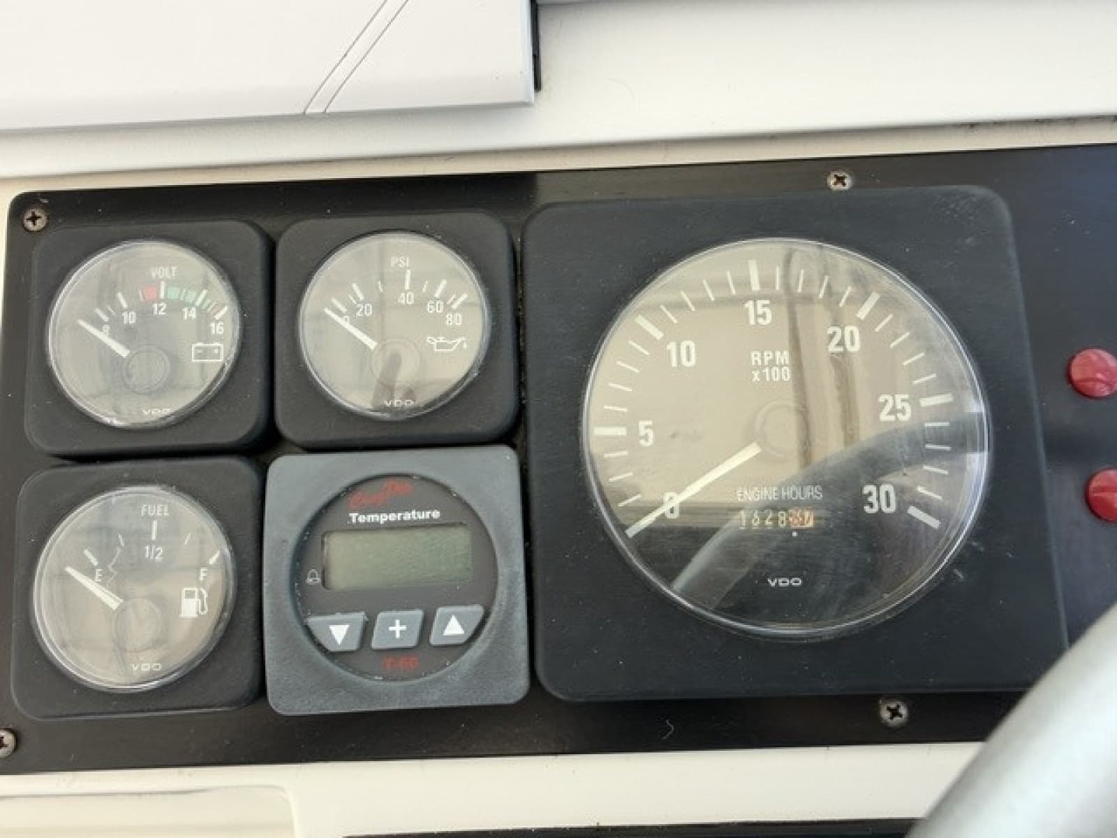 1996 Cabo 31 Express - Photo 56