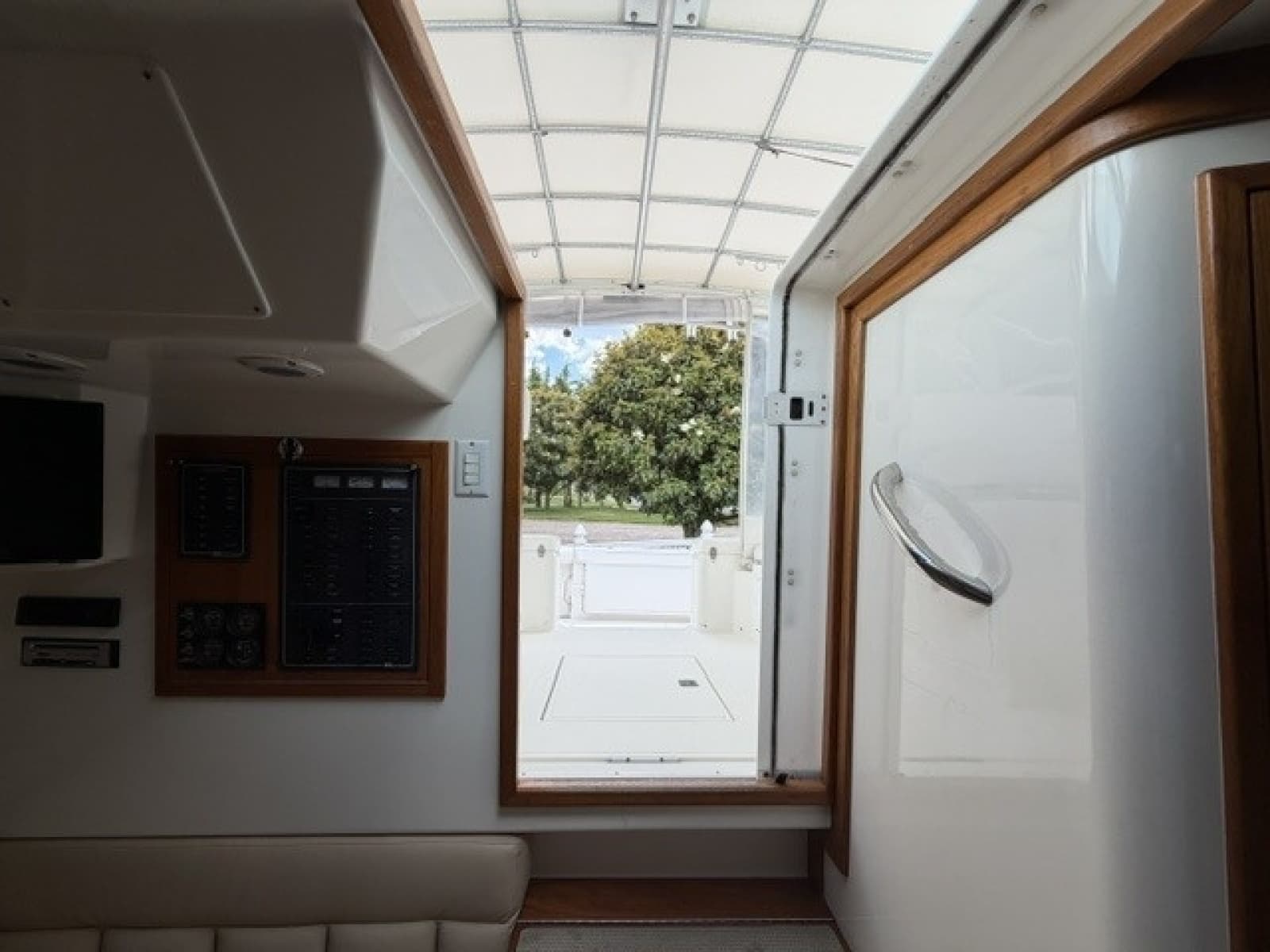 1996 Cabo 31 Express - Photo 70