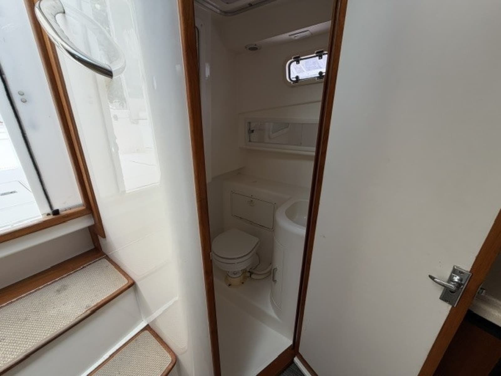 1996 Cabo 31 Express - Photo 82