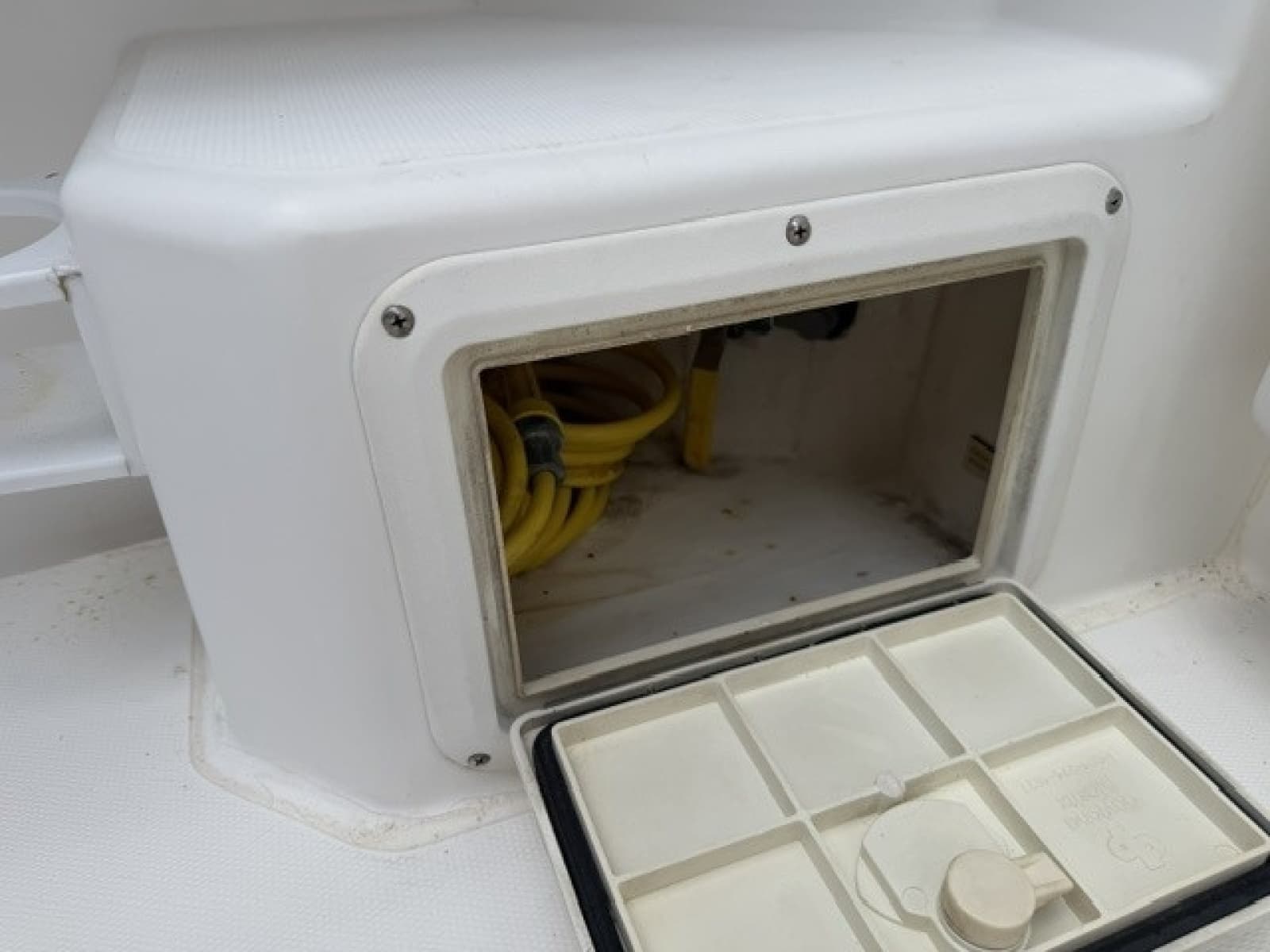 1996 Cabo 31 Express - Photo 35