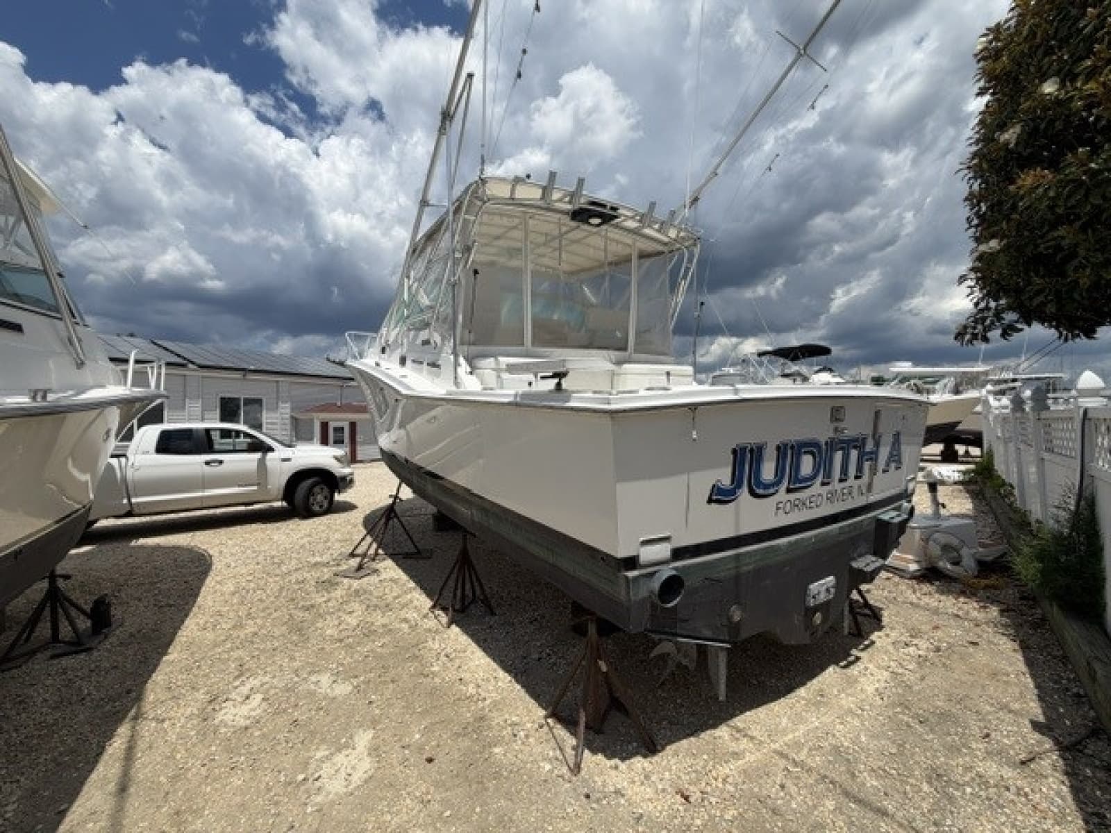 1996 Cabo 31 Express - Photo 5