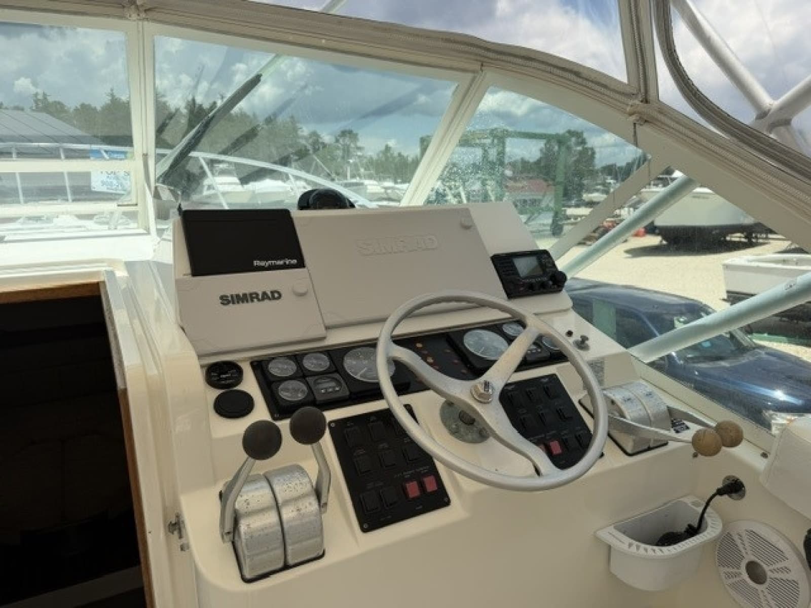 1996 Cabo 31 Express - Photo 53