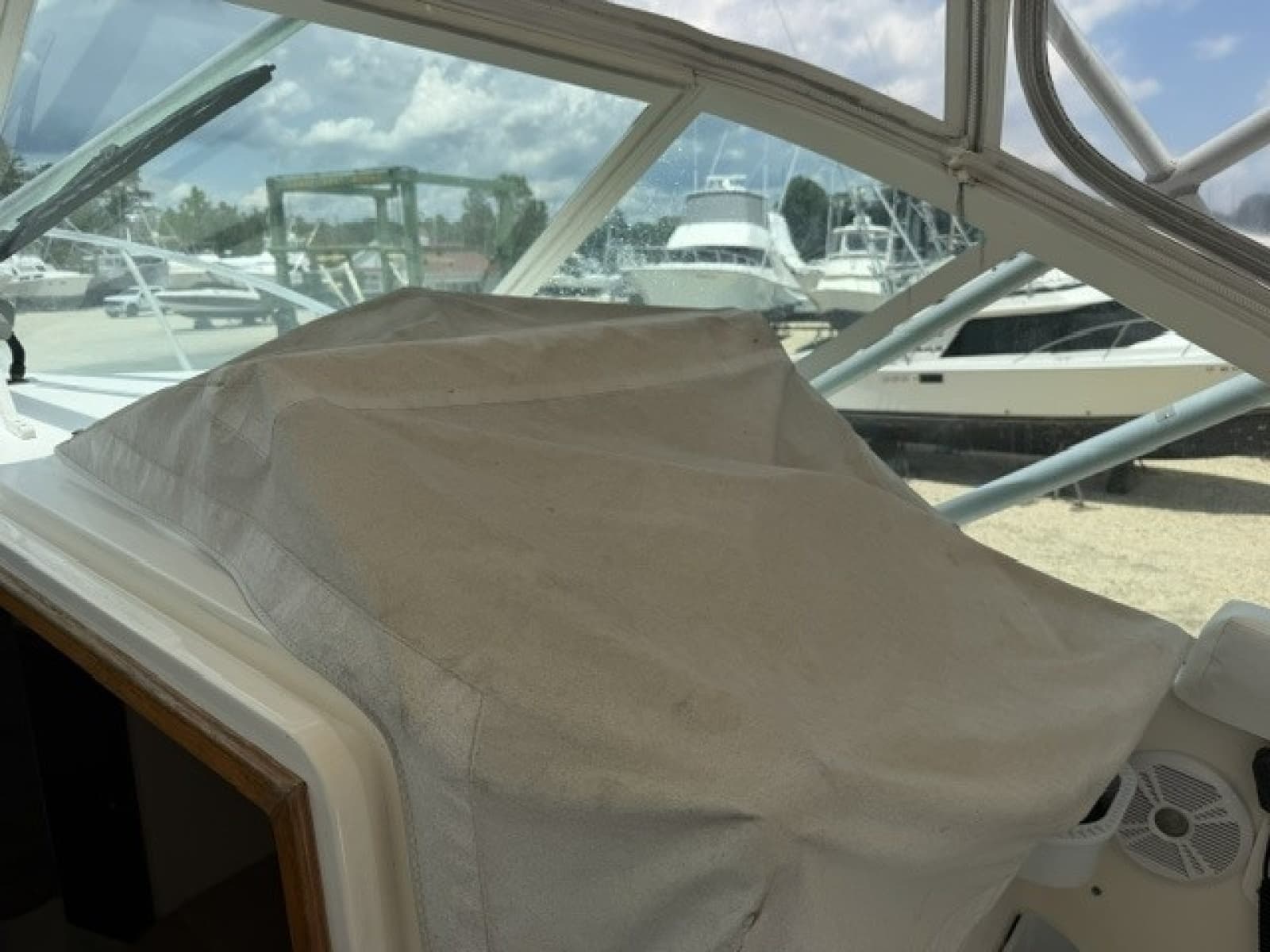 1996 Cabo 31 Express - Photo 52