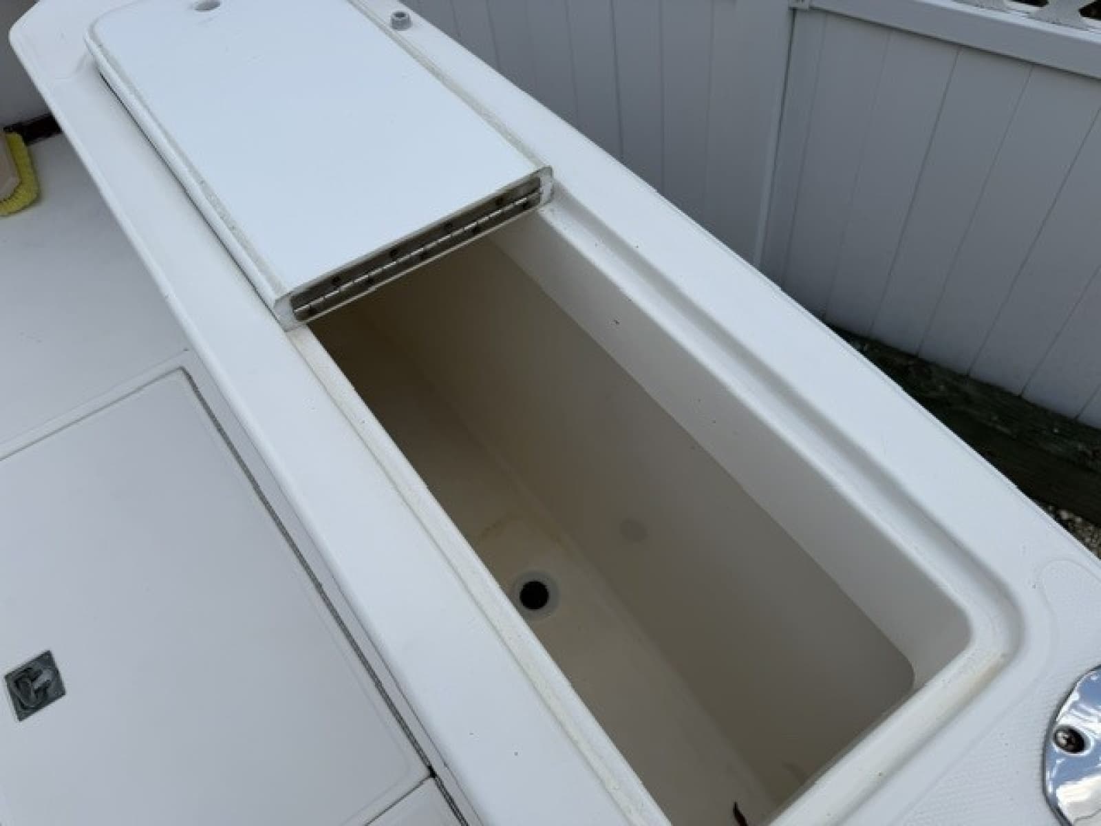 1996 Cabo 31 Express - Photo 28
