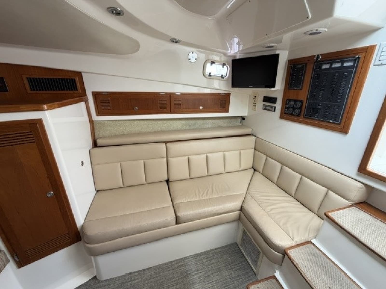1996 Cabo 31 Express - Photo 84
