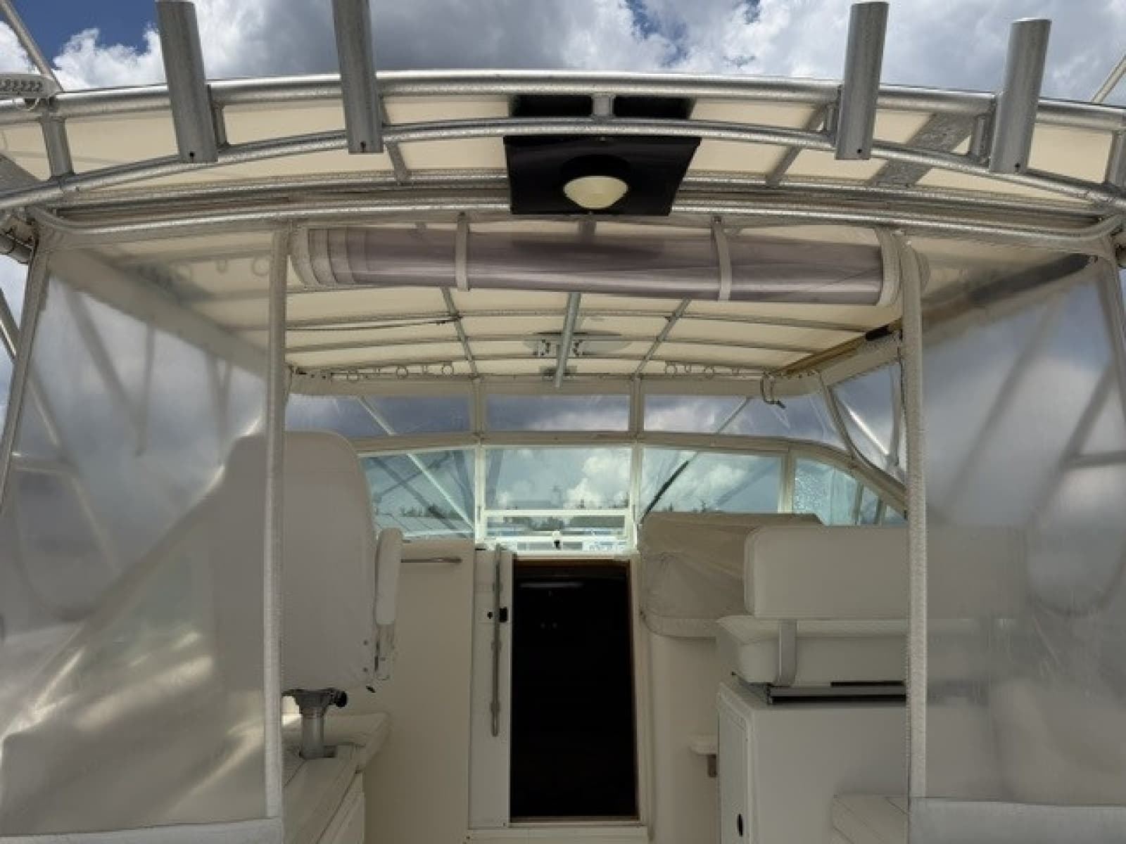 1996 Cabo 31 Express - Photo 43